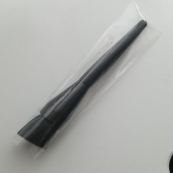 Mary Kay liquid foundation brush